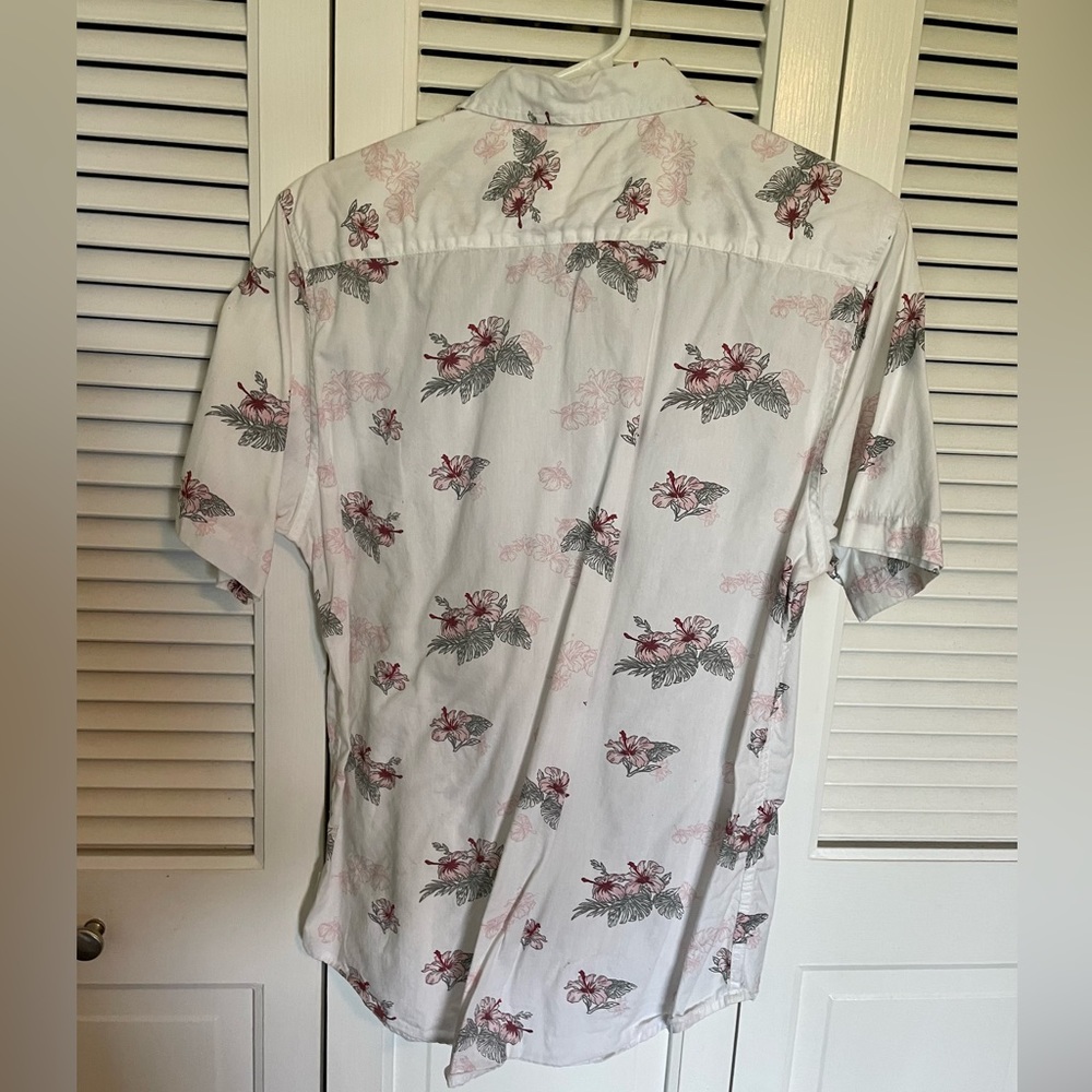 VSTR  Premium Short Sleeve ButtonUp Shirt - Picture 2 of 4